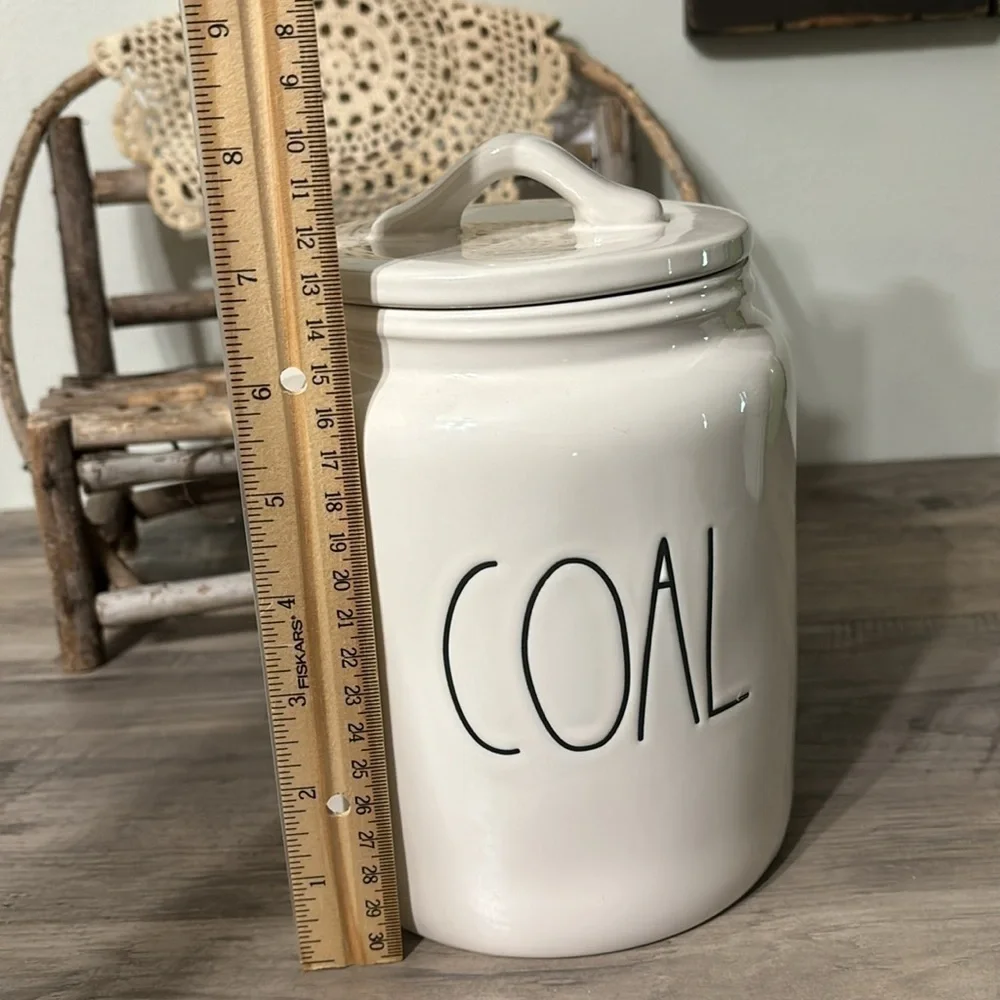 NWT RAE DUNN COAL CHUBBY CHRISTMAS CANISTER